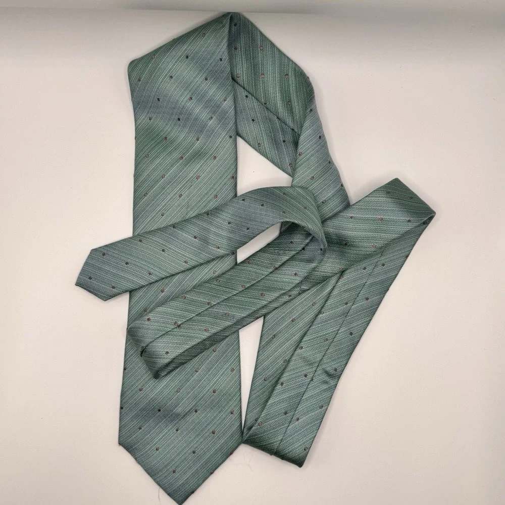 Kenneth Cole Reaction 100% Silk Men's Tie Mint/sage Green Tan Necktie Diagonal
